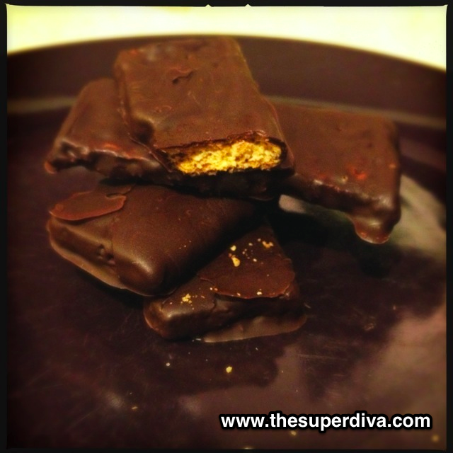 Foodie Monday: Peppermint Dark Chocolate Covered Graham Crackers